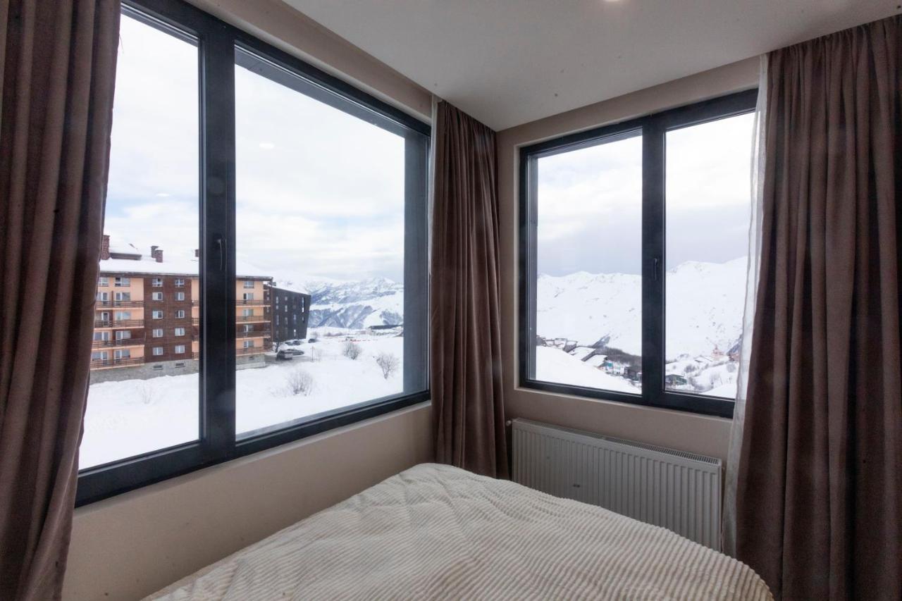 Cozy 2 bedroom apartment in the Gudauri centre - ski in/ ski out Buitenkant foto